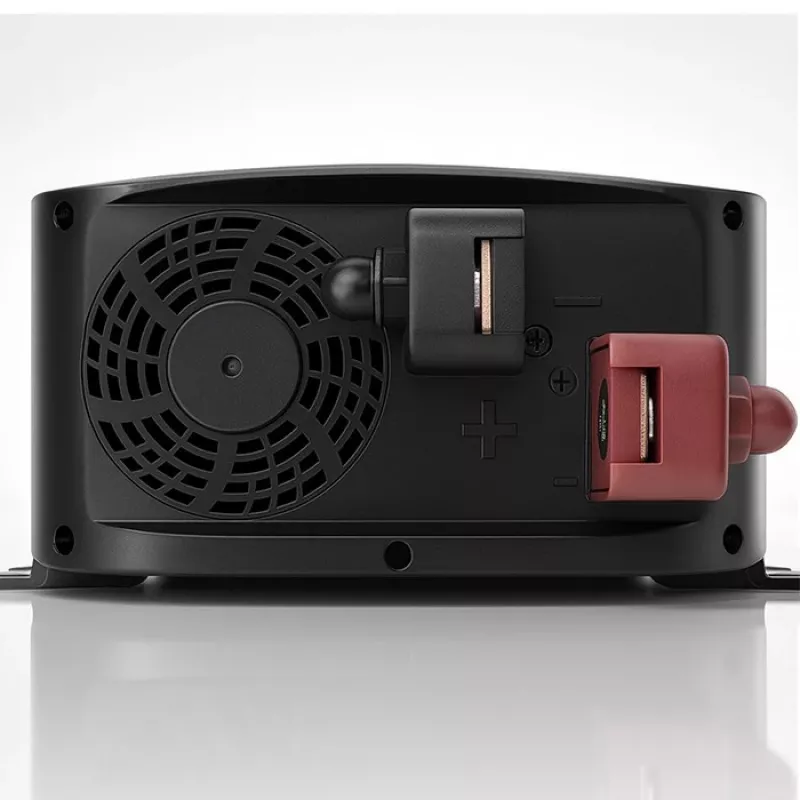 Qoltec 51952 inteligentná nabíjačka Monolith pre batérie LiFePO4/AGM/GEL/SLA, 10 A, 24 V