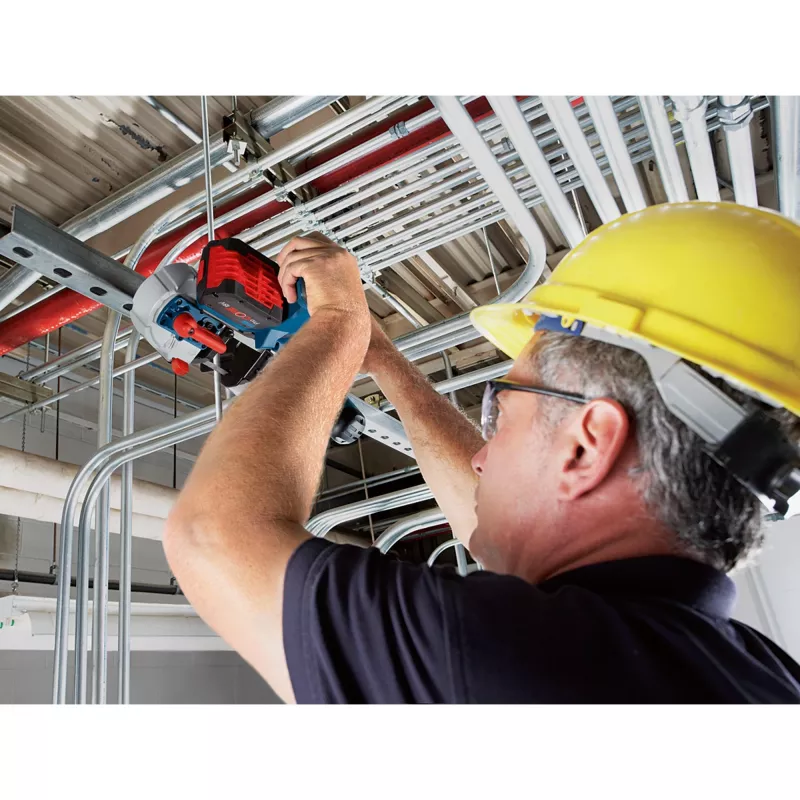 Bosch GCB 18V-63 Professional akumulátorová pásová píla, 18 V, hĺbka rezu 63,5 mm, bez akumulátora a nabíjačky, L-BOXX