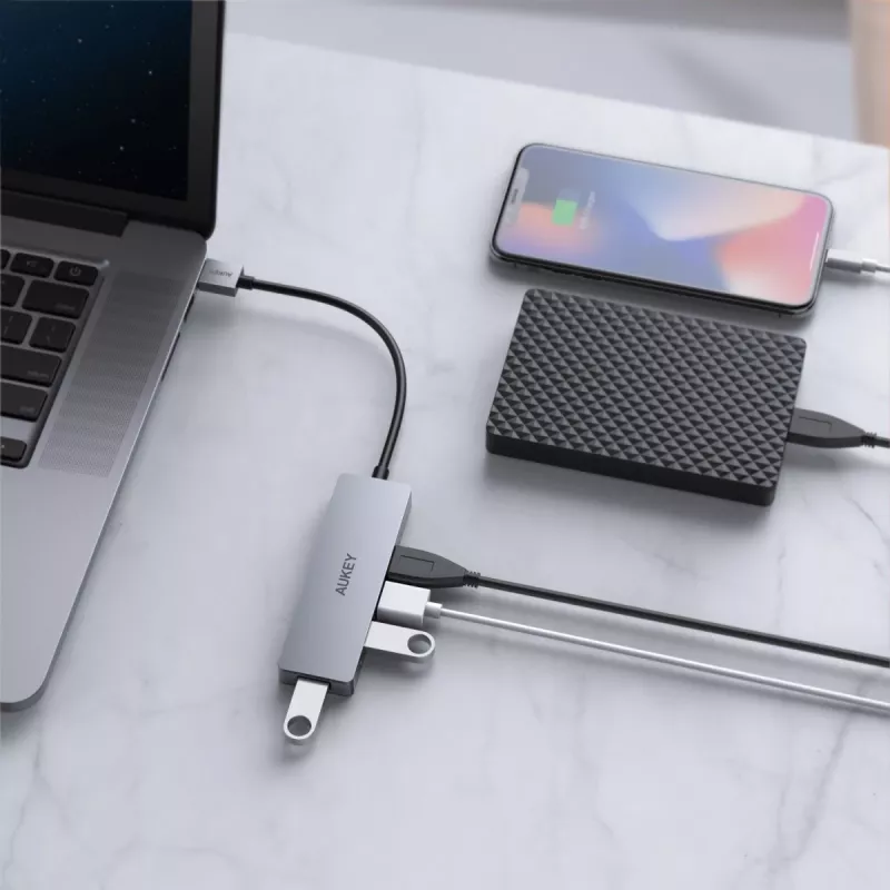 USB hub Aukey CB-H36 — 4-port USB 3.2 Gen 1 Type-A, host USB 2.0, 5000 Mbit/s, hliník strieborný