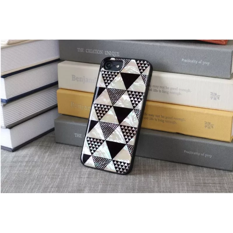 Ochranné puzdro iKins pre Apple iPhone 8/7 — pyramídový vzor, čierna