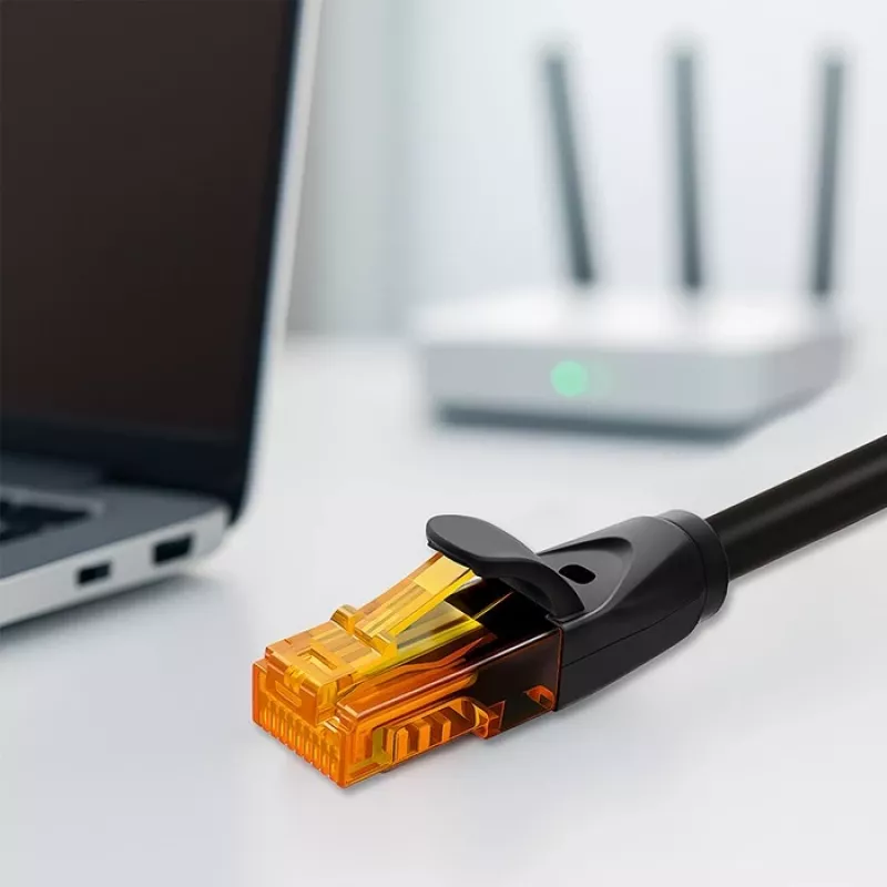 Ethernetový patch kábel QOLTEC CAT6, 2×RJ45, 20 m, čierny