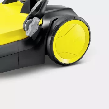 Zametacia kosačka Kärcher S 4 Twin 2-in-1 čierna žltá