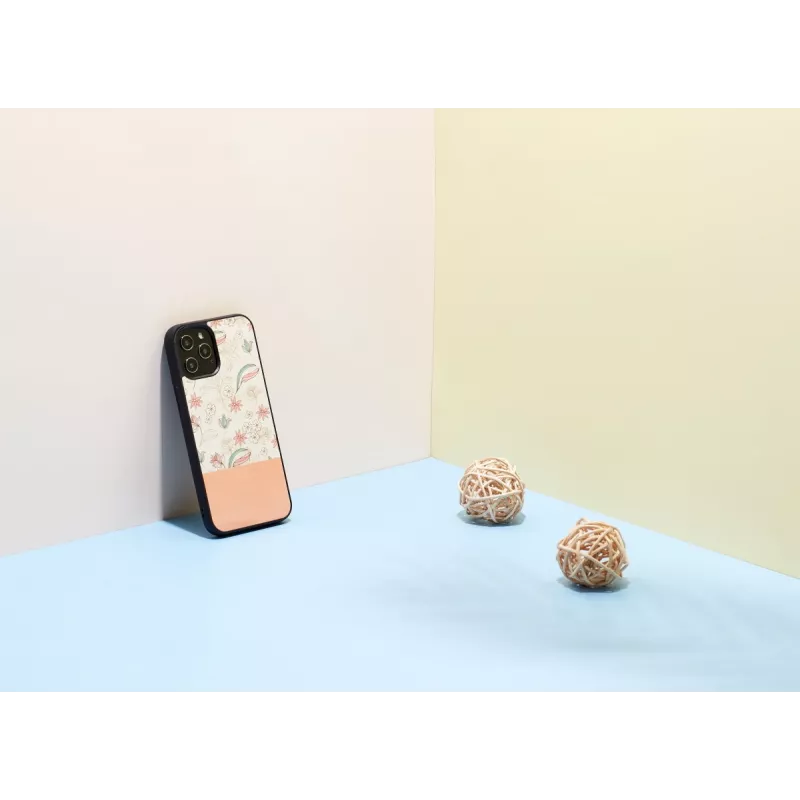 Ochranné puzdro man and wood pre iPhone 12 Pro Max – ružový kvet na čiernej