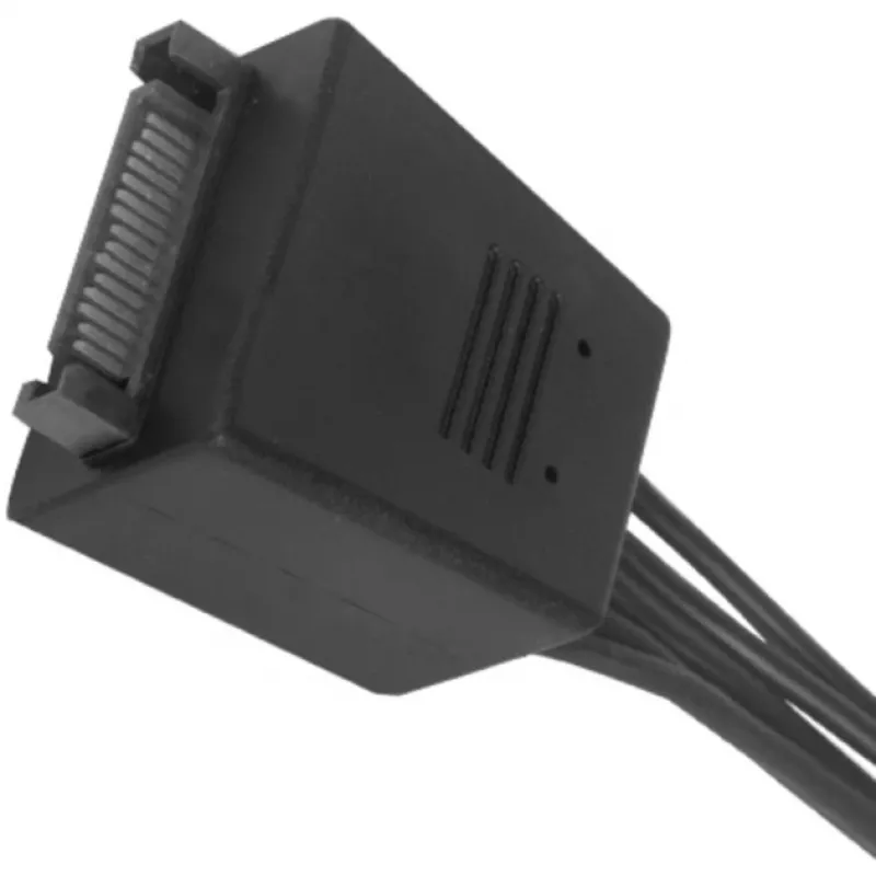 SilverStone SST-CP06-E4 rozdeľovací napájací kábel SATA, 1x 15-pin na 4x 15-pin
