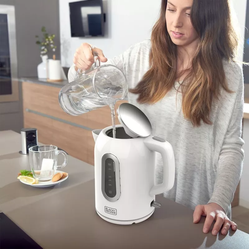 Rýchlovarná kanvica Black & Decker 1,7 L 2200 W biela