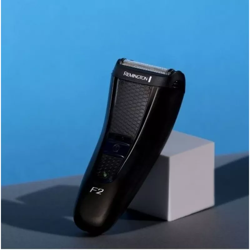 Remington holiaci strojček nabíjací precízny trimmer LED indikátor nabíjania