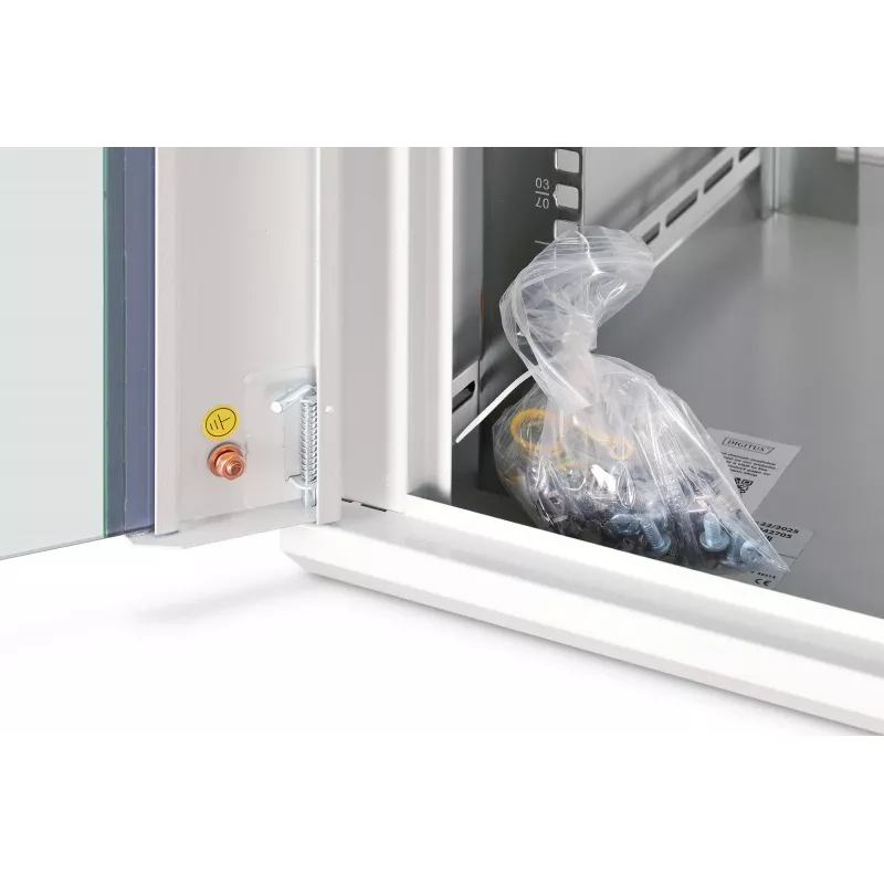 Nástenný 19-palcový rack DIGITUS Dynamic-N DN-37106 — 9U, 600x600 mm, IP20, zámok na kľúč