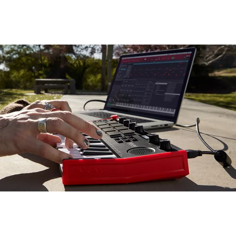 Akai MPK Mini Play MK3 MIDI ovládacia klávesnica s ovládačom padov, USB, čierno-červená