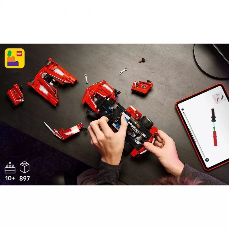 LEGO Technic Ferrari FXX K model v mierke 1:10, 897 dielov, od 10 rokov