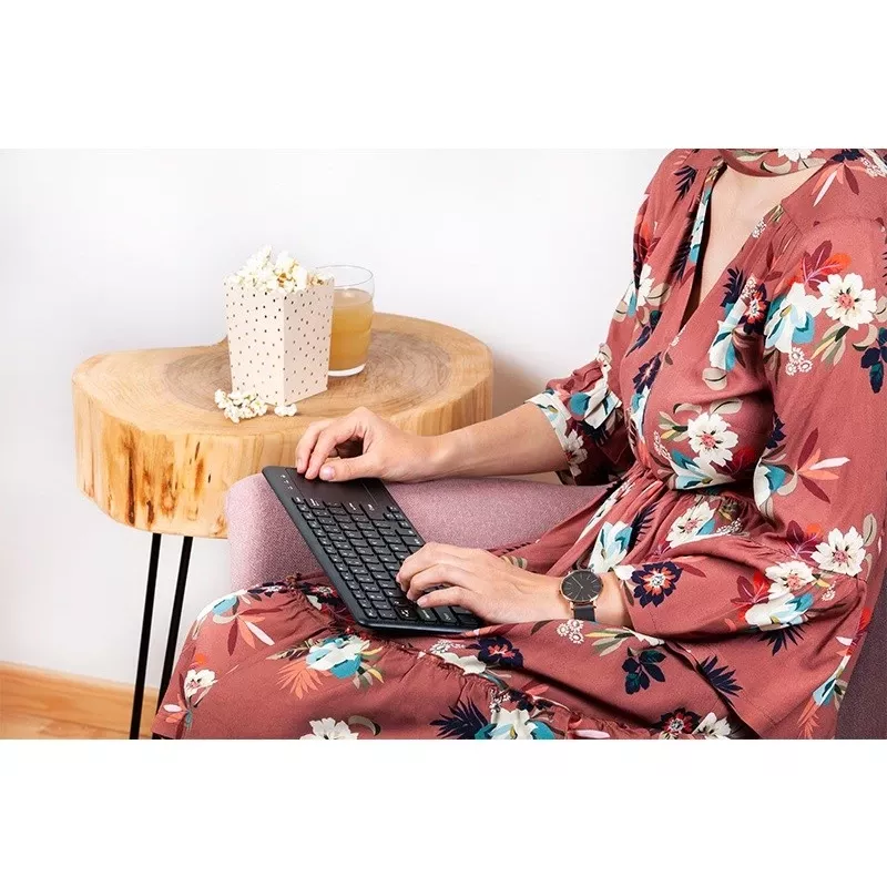 Bezdrôtová klávesnica RF TRACER TRAKLA46367 — plná veľkosť, membránová, touchpad, 2,4 GHz, čierna
