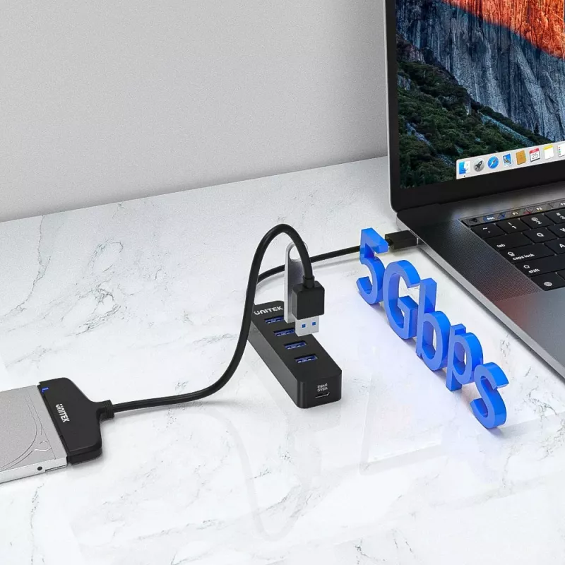 UNITEK uHUB Q4 USB 3.2 Gen 1 (3.1 Gen 1) Type-A 5000 Mbit/s čierny