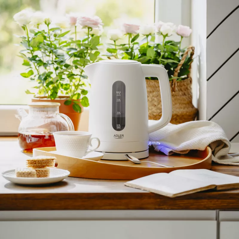 Elektrická kanvica Adler AD 1379w — 1,7 l, do 2200 W, biela, 360° podstavec, polypropylén