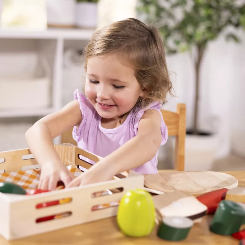 Melissa & Doug krájacia sada pre hraciu kuchyňu