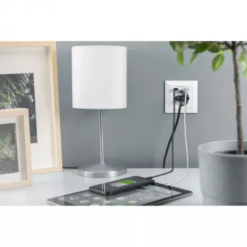 DIGITUS DA-70615 - zásuvkový výstup - 2P+E - typ F, USB, USB Type C - s krytom - 1 zásuvka, 2 USB porty - 2.8 A - biela, RAL 9003
