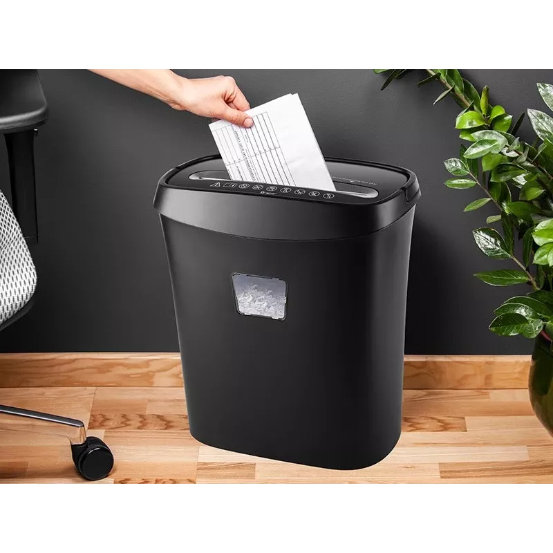 Výkonný skartovač na dokumenty, papier a karty