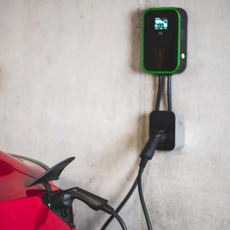 GREEN CELL WALLBOX EV POWERBOX 22KW SO ZÁSUVKOU & RFID