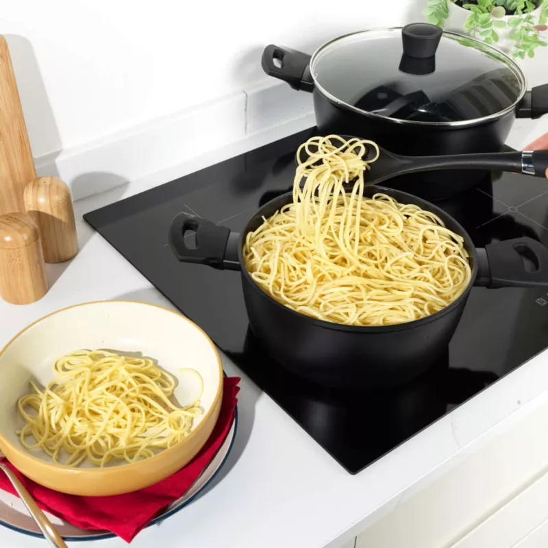 Hrniec Russell Hobbs RH03266EU7 28 cm s tepelným golierom