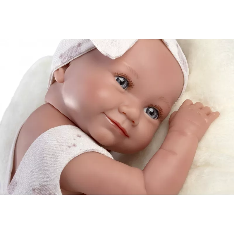 Vinylová bábika 40 cm od Llorens s realistickými črtami a mäkkým telom