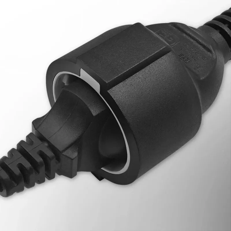 Napájací adaptér QOLTEC 53906 IEC 320 C14 na SCHUKO 16A 250V