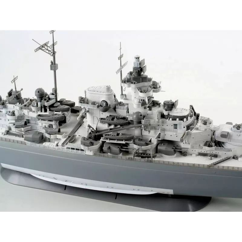 Plastový model lode REVELL Tirpitz mierka 1:350