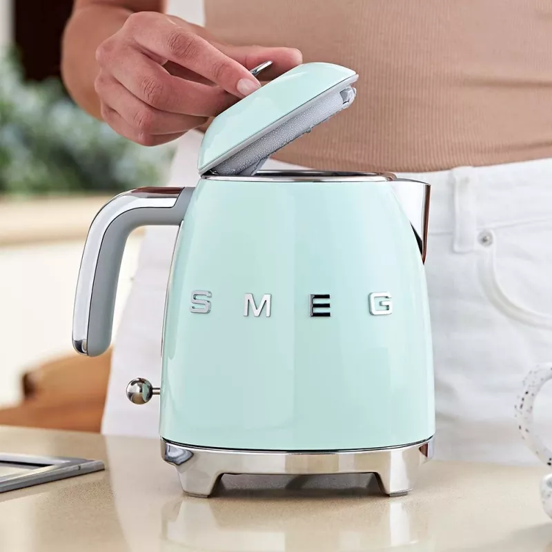 Smeg 50's Style rýchlovarná kanvica KLF05PGEU pastelovozelená