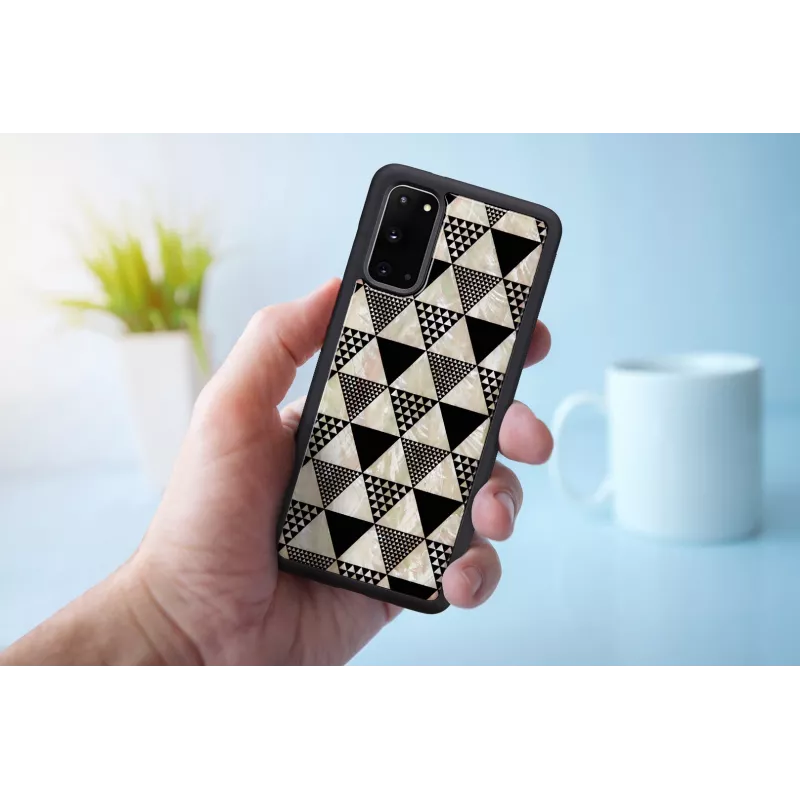 Ochranné puzdro na telefón iKins pre Samsung Galaxy S20 – pyramídová štruktúra, čierne