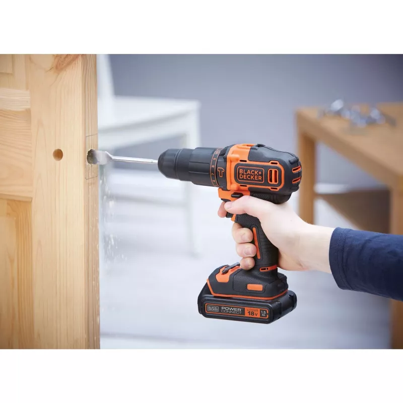 Akumulátorový príklepový vŕtací skrutkovač BLACK+DECKER BCKSB04