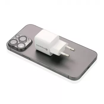 Nástenná nabíjačka everActive SC-330Q s 1x USB-A a 1x USB-C konektormi, 20W, biela