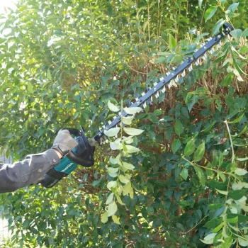 Makita UH007GD201 nožnice na živý plot dvojitý nôž 5,2 kg
