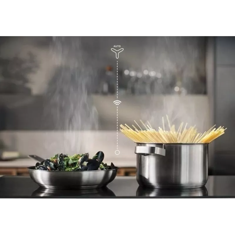 Vstavaná indukčná varná doska Electrolux EIS77453, 4 zóny, 680×490×44 mm, čierna, sklokeramická