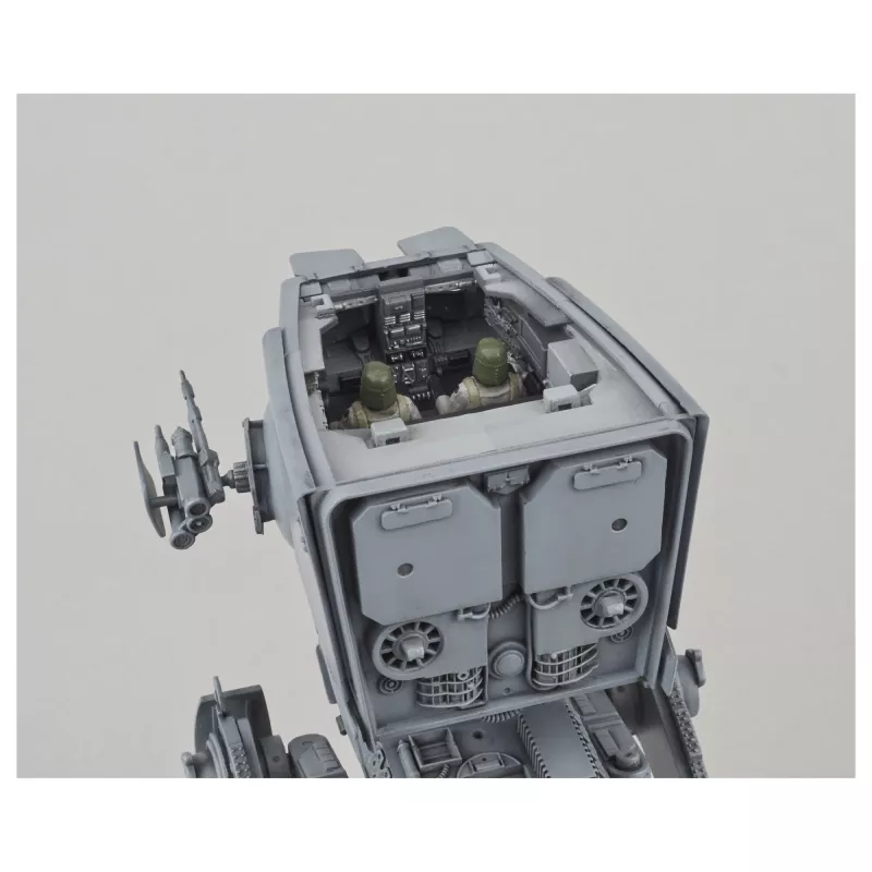 Stavebnica modelu obrneného bojového vozidla REVELL AT-ST 1:48, výška 182 mm