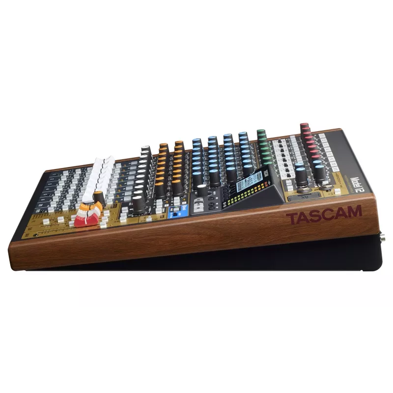 Tascam Model 12 10-kanálový mixér s 12-stopovým rekordérom, 20–20000 Hz, čierna/drevo