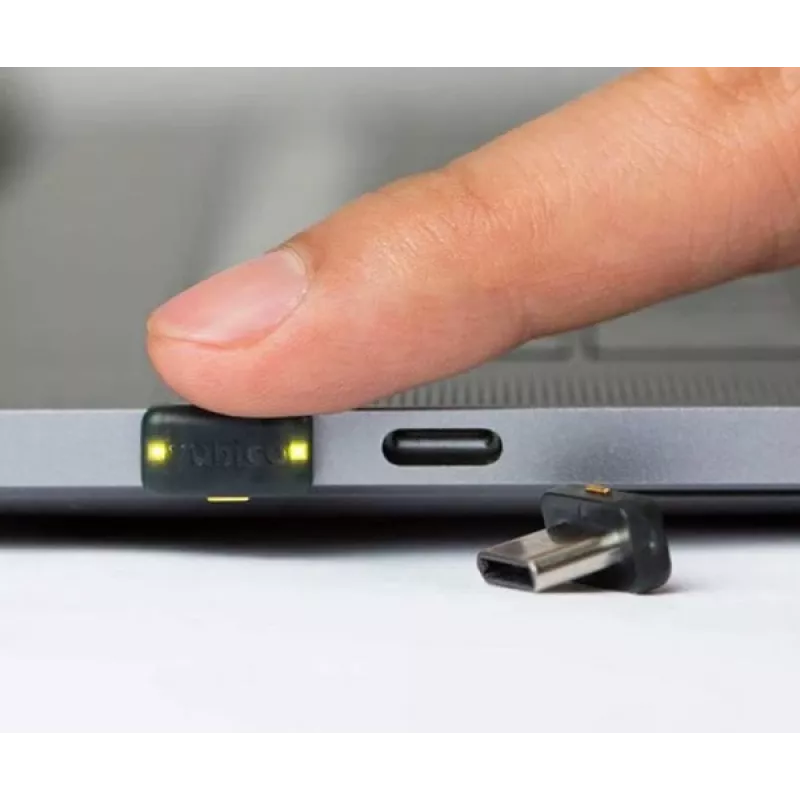 YubiKey Yubico 5C Nano FIPS bezpečnostný kľúč 2048-bit RSA