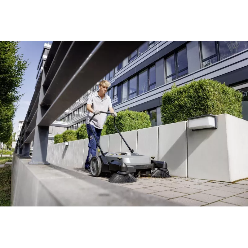 Karcher AG KM 70/20 C 2SB zametací stroj, 22 kg, manuálny