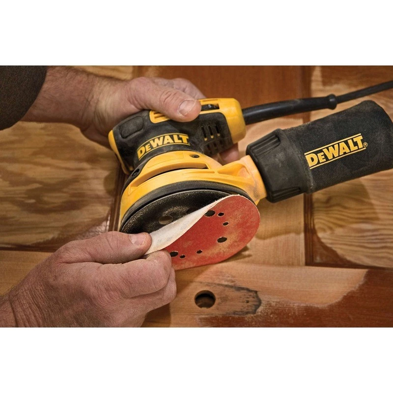 Excentrická brúska DeWalt DWE6423-QS, 280 W, 8 000–12 000 OPM, 2,6 mm zdvih brúsenia, 1,28 kg