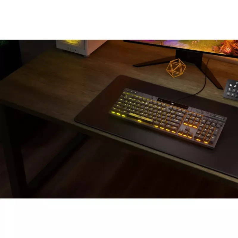 Corsair K70 MAX klávesnica gaming USB nemecká čierna