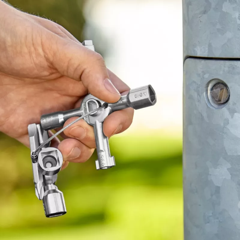 Knipex 00 11 01 univerzálny kľúč na rozvádzače