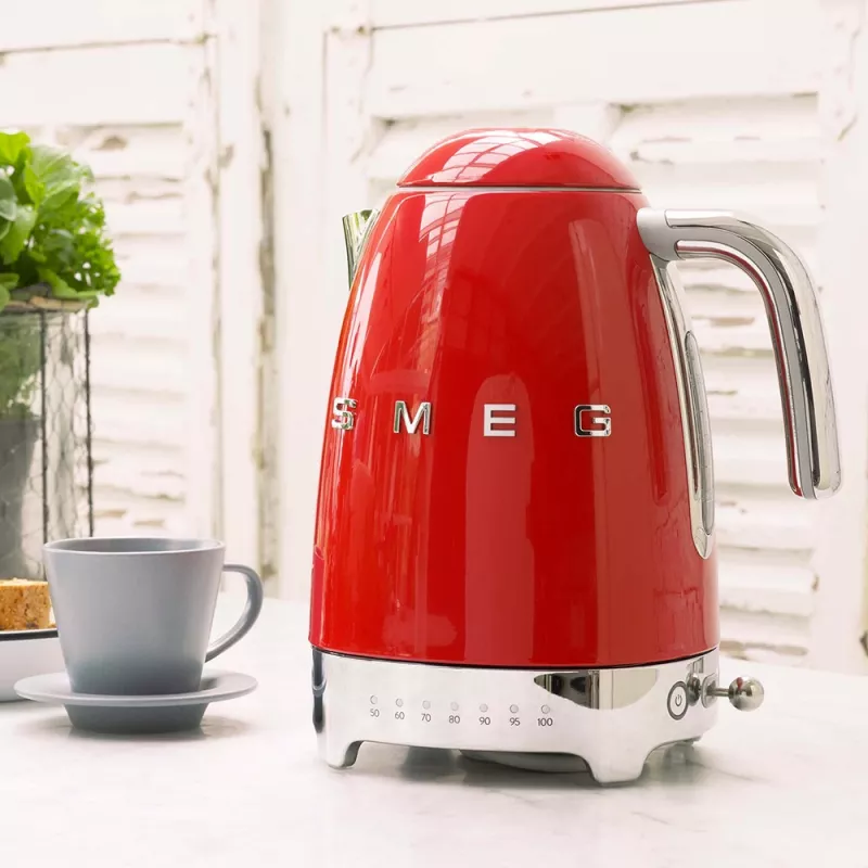 Rýchlovarná kanvica Smeg 1,7L 2400W červená