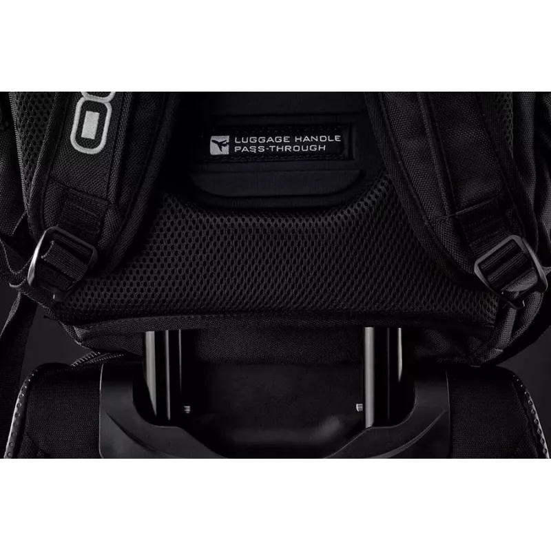 OGIO batoh RENEGADE RSS BLACK PINDOT P/N: 111071_317
