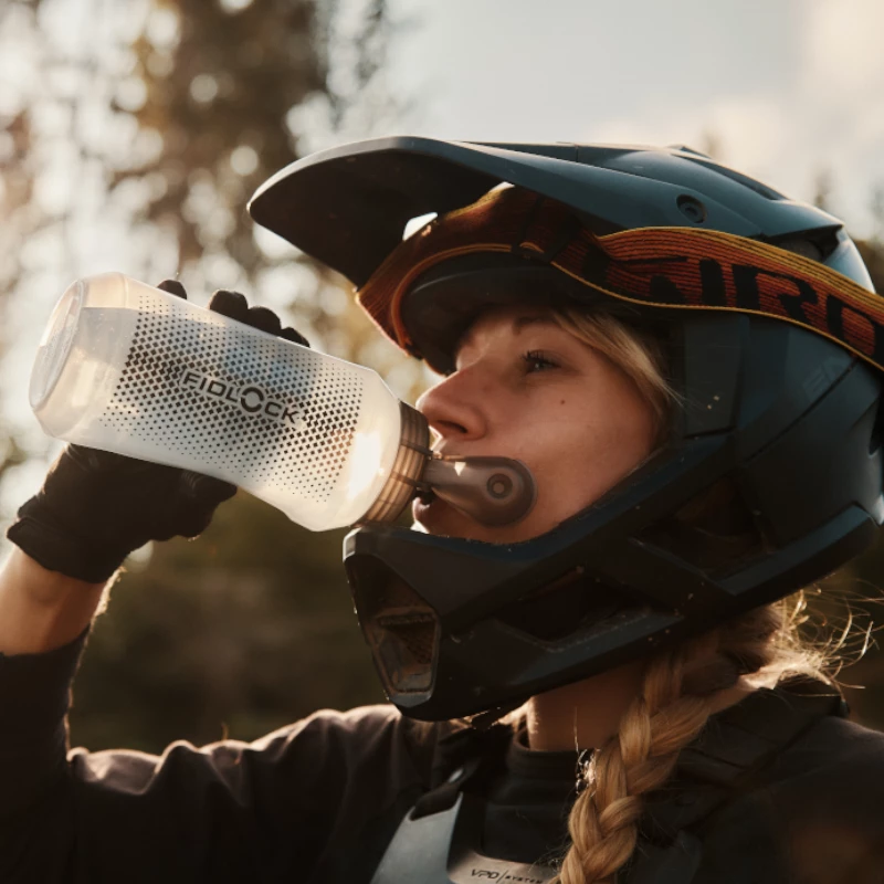 Fidlock Twist Bottle 750 Compact + Bike Base clear čierna