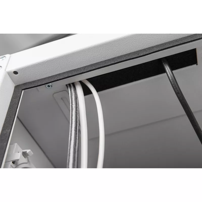 Digitus počítačová skriňa s integrovaným filtračným ventilátorom a nastaviteľnými nožičkami