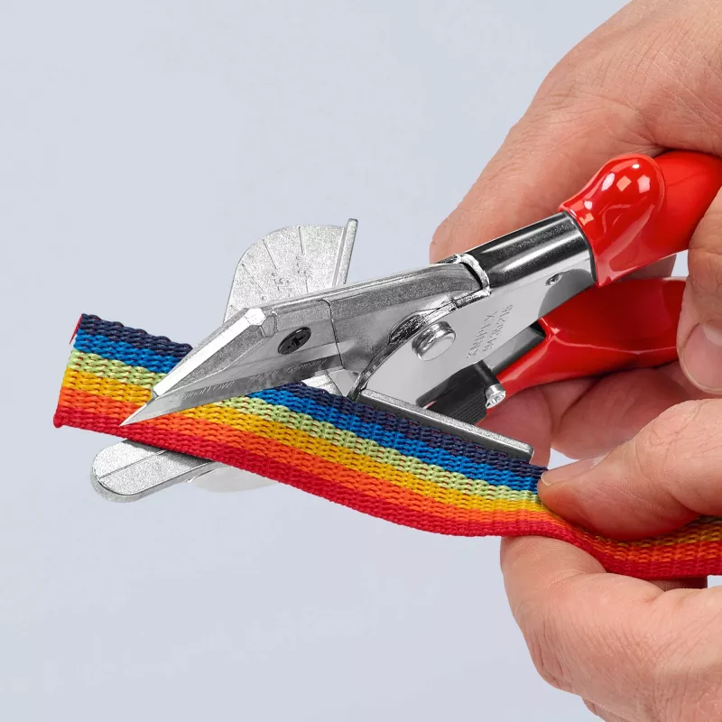 Knipex 94 35 215 Gérovacie nožnice na plastové a gumové profily, 215 mm
