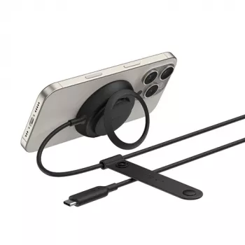 Belkin UltraCharge Bezdrôtová nabíjacia podložka Qi2 25 W s kickstandom, čierna (WIA014HQBK)
