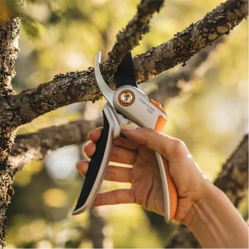 Fiskars 1057168 Plus Metal záhradné nožnice Bypass (1057168)