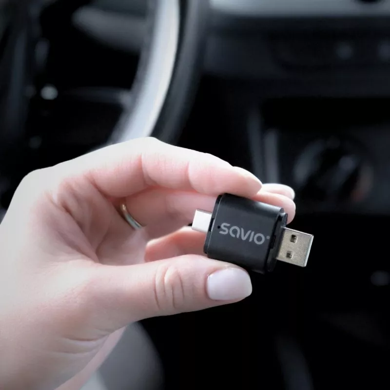 Savio TR-17 bezdrôtový adaptér CarPlay a Android Auto