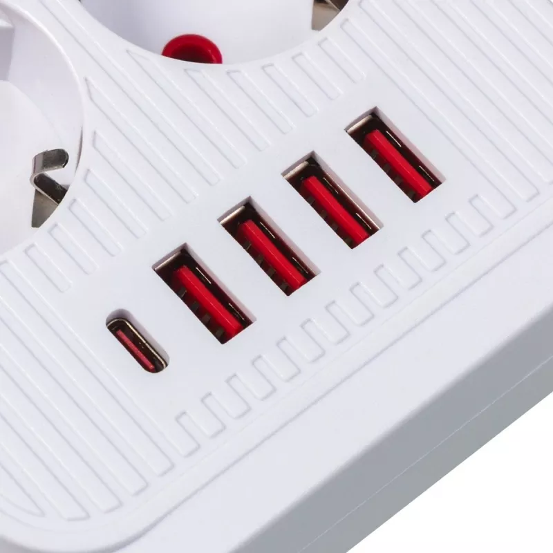 Predlžovacia zásuvka MACLEAN MCE389 W — 6 zásuviek, 4×USB-A, 1×USB-C, 2500W, 110–240V, 1,5 m kábel, biela