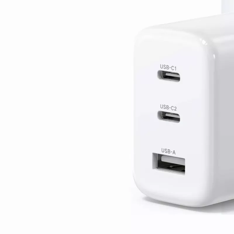 Nástenná nabíjačka UGREEN CD275 2× USB Type-C 65W biela — Dual-USB-C 65W rýchle nabíjanie, 100–240V vstup