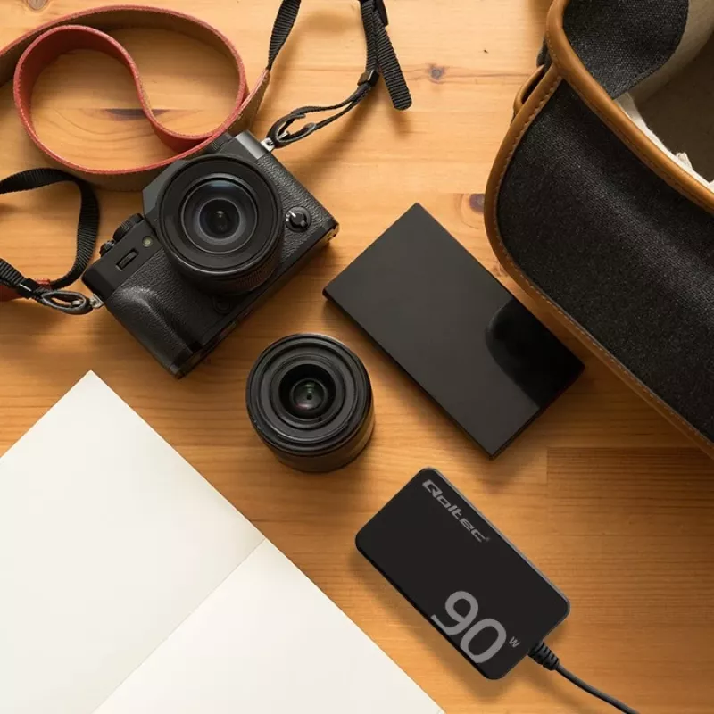 Qoltec 90W GaN Super Fast SLIM nástenná nabíjačka | XP | 5-20V | 4,5A | USB-C 3.1 | notebook | MacBook | smartfón | + kábel