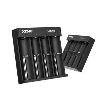 XTAR MC4S 4-slotová stolová nabíjačka pre cylindrické Li-Ion 18650 a NiMH (A/AA/AAA/AAAA/C/D), 1 A výstup, 5 V vstup, čierna