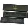 Plniace pero Parker Urban Premium — fialový kovový povrch
